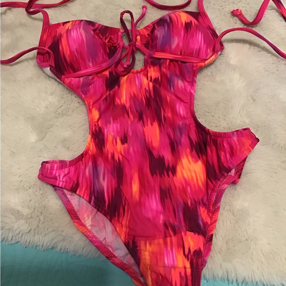 VENUS Pink and White Monokini